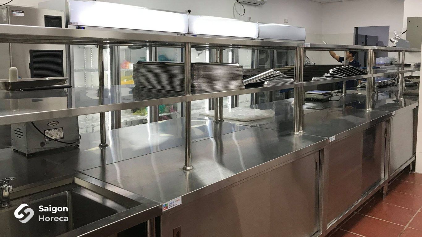 Why should you invest in industrial kitchen equipment for a canteen kitchen?