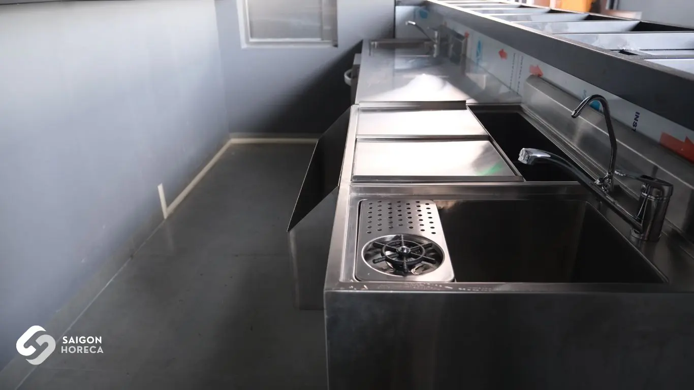 Types of stainless steel sinks for restaurants, hotels, and industrial kitchens