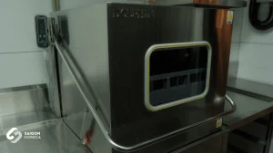 Should I choose a freezer or an industrial refrigerator? Suggestions for each business model