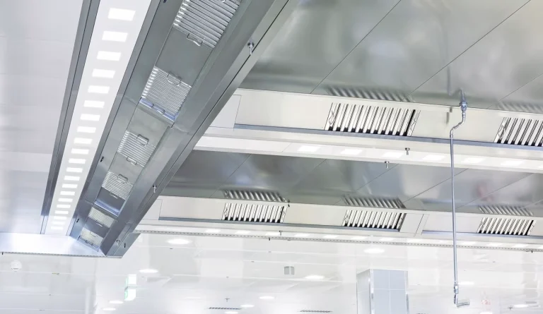 KCJ Industrial Kitchen Ventilated Ceiling – Capture Jet™ ventilated ceiling (CE) Halton