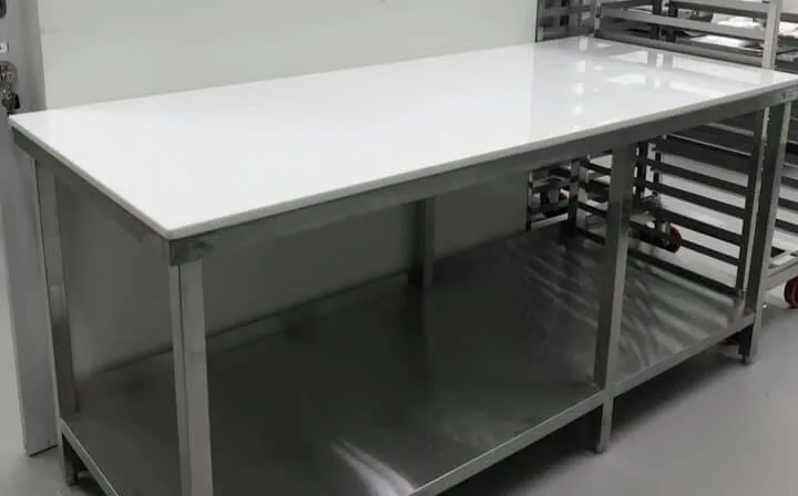 Bàn thao tác inox khu kiểm tra đóng gói Grand Marble