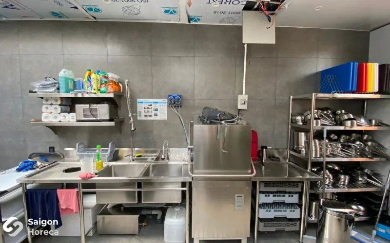 Hệ thống máy rửa bát công nghiệp tại The Brix